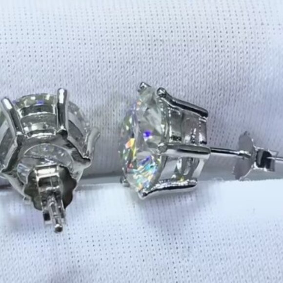 2.0 Carat Moissanite 925 Sterling Silver Stud Earrings 18k Gold Plated with Box - Picture 14 of 15